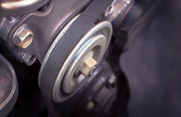 Reasons for and Symptoms of Land Rover Accessory Drive Belt Failure