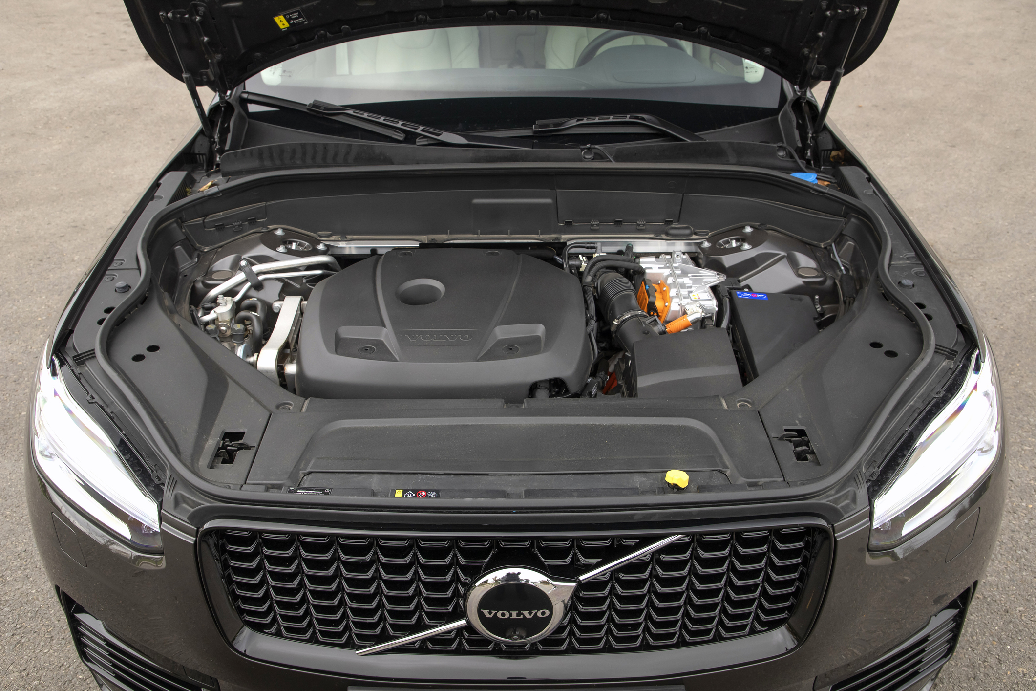 Engine Hse Experienced Volvo Specialist for Engine & Safety Systems | Volvo Service
